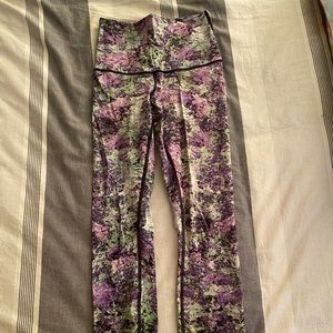 Lululemon pattern leggings size 4- lightly used